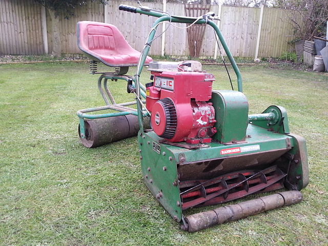 riding reel mower